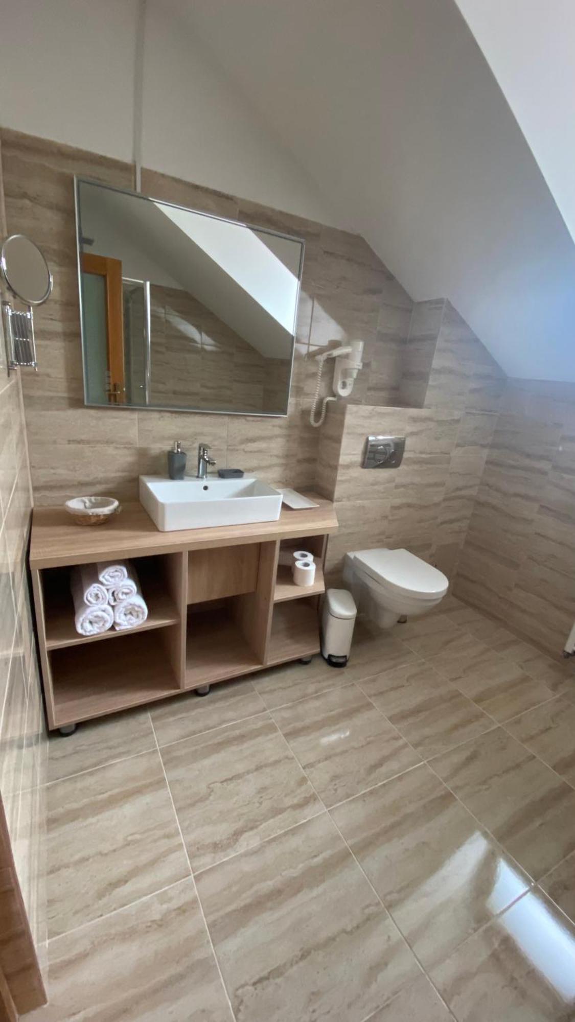 Bellestay Braşov Esterno foto